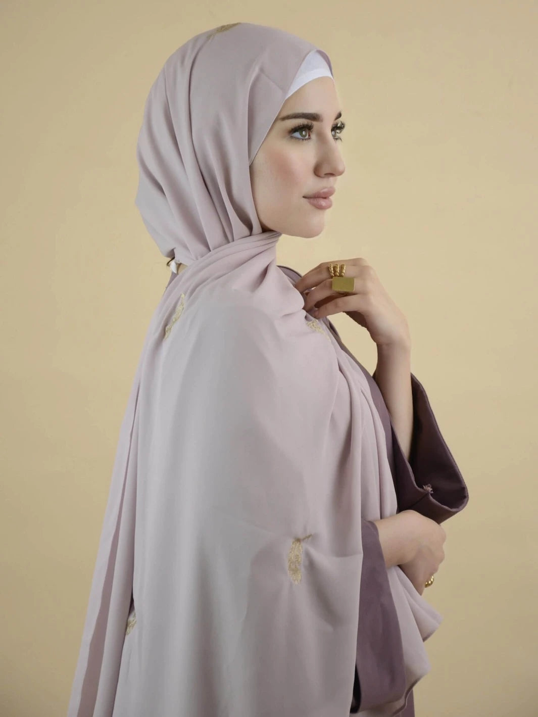 FEATHERZ Shawl