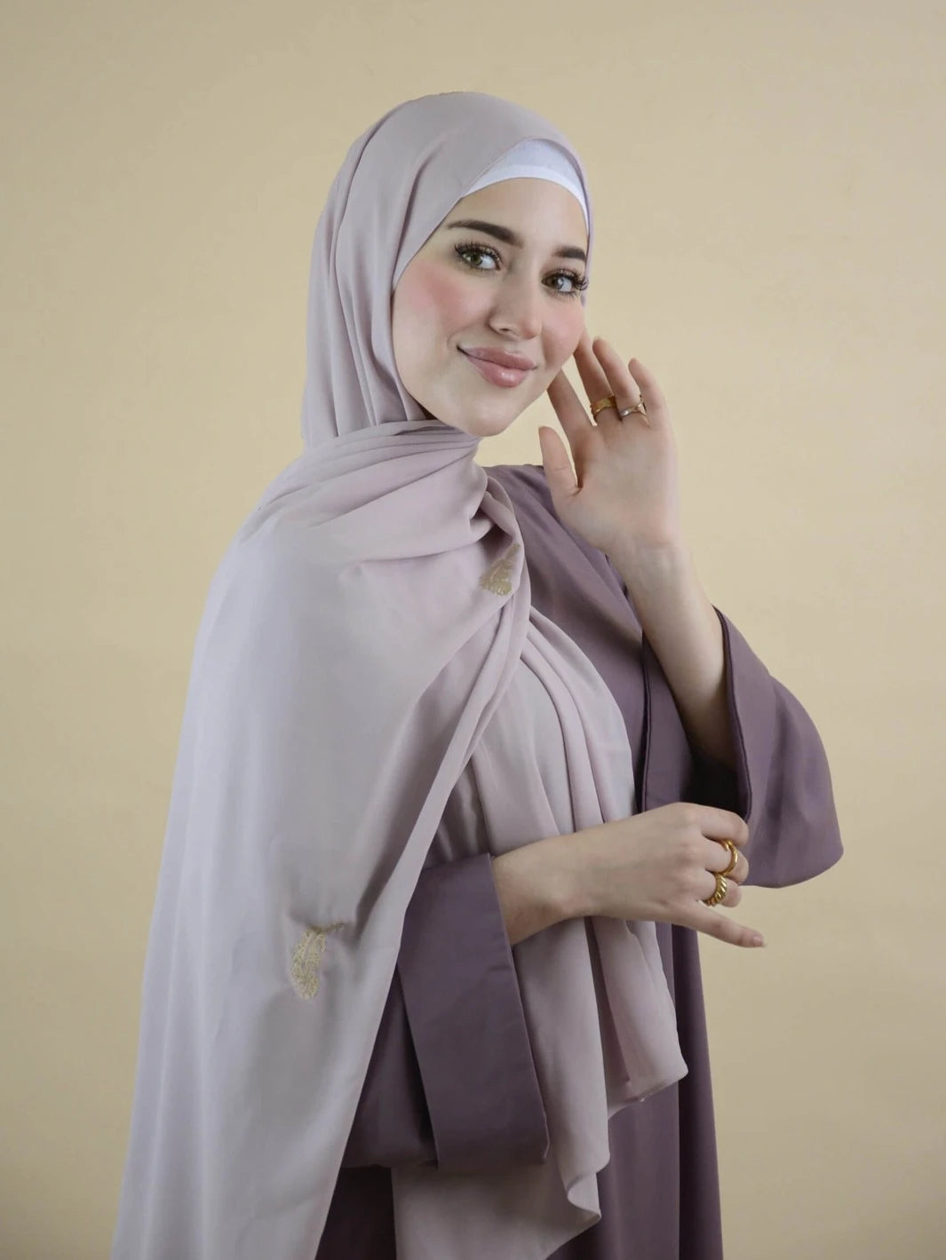 FEATHERZ Shawl