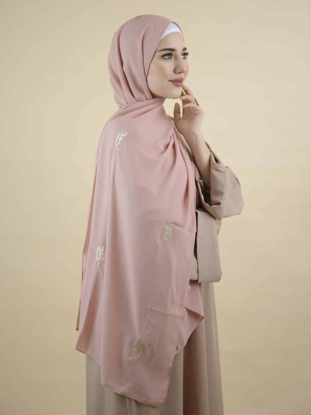 FEATHERZ Shawl