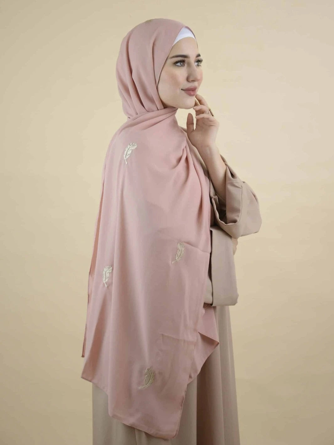 FEATHERZ Shawl
